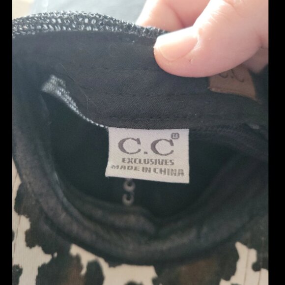 Womens CC brand hat - Picture 6 of 6